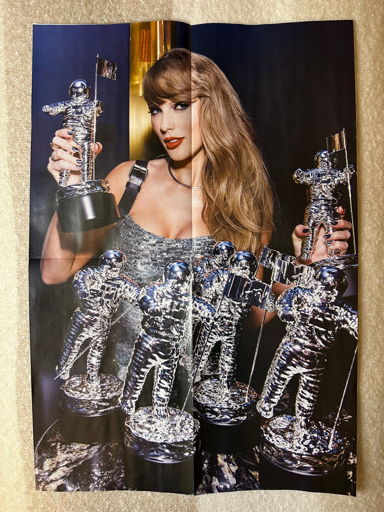 Ultimate Fan Pack - Taylor Swift (Includes 8 Free Gifts inside)