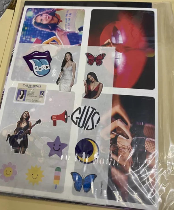 Ultimate Fan Pack - Olivia Rodrigo (Includes 8 Free Gifts inside)