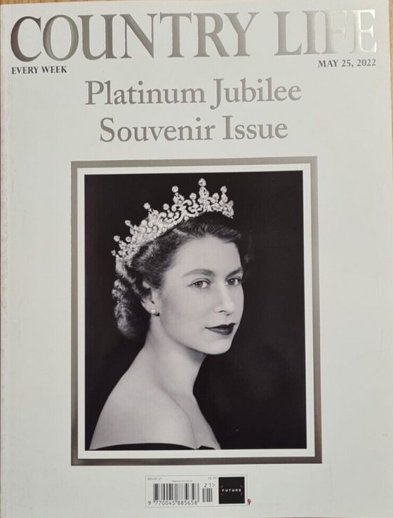 Country Life Magazine - 25th May 2022 - Platinum Jubilee Souvenir Issue