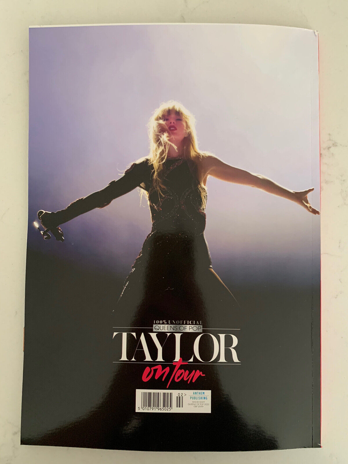 TAYLOR SWIFT:THE QUEEN OF POP: A Biography of the Most Successful and  Influential Artist of Her Generation: Humphrey, George: 9798864191453:  : Books