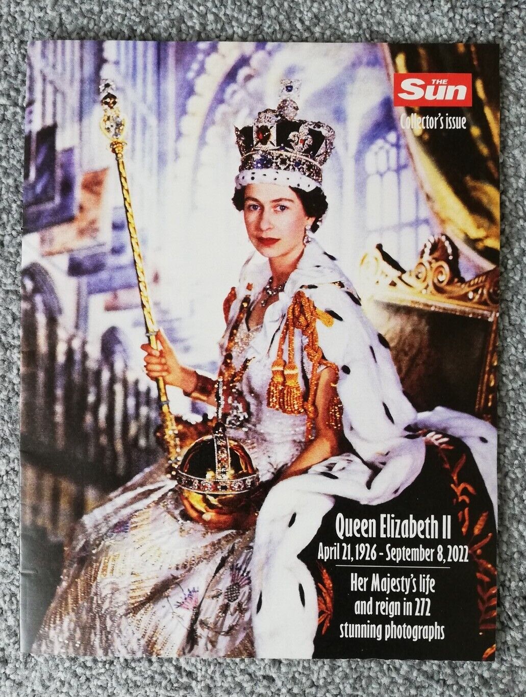 Queen Elizabeth II Death The Sun Magazine 11/09 Stunning Photographs Souvenir